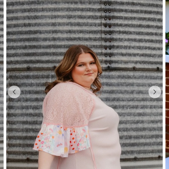 190. NWT easel Pink Ribbed Knit Top with Lace Shoulders and Floral Sleeves - Picture 4 of 5